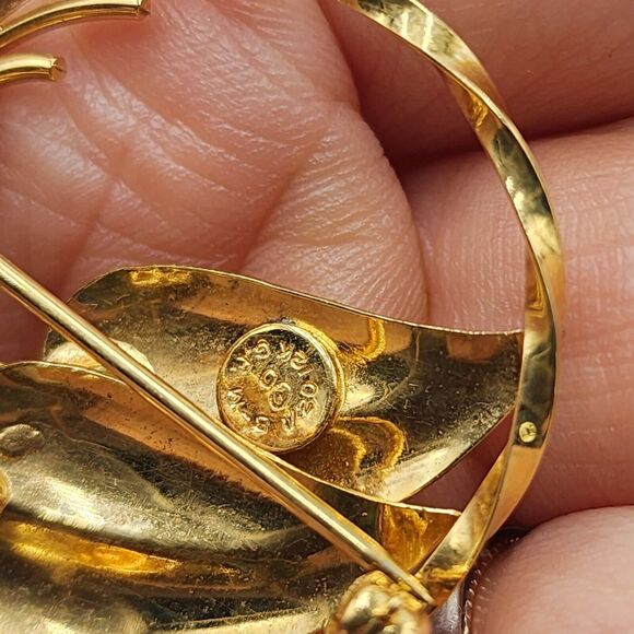 Vintage B.M. Co 12k GF Textured Gold Filled Leaves Round Circle Brooch MCM - Picture 4 of 5